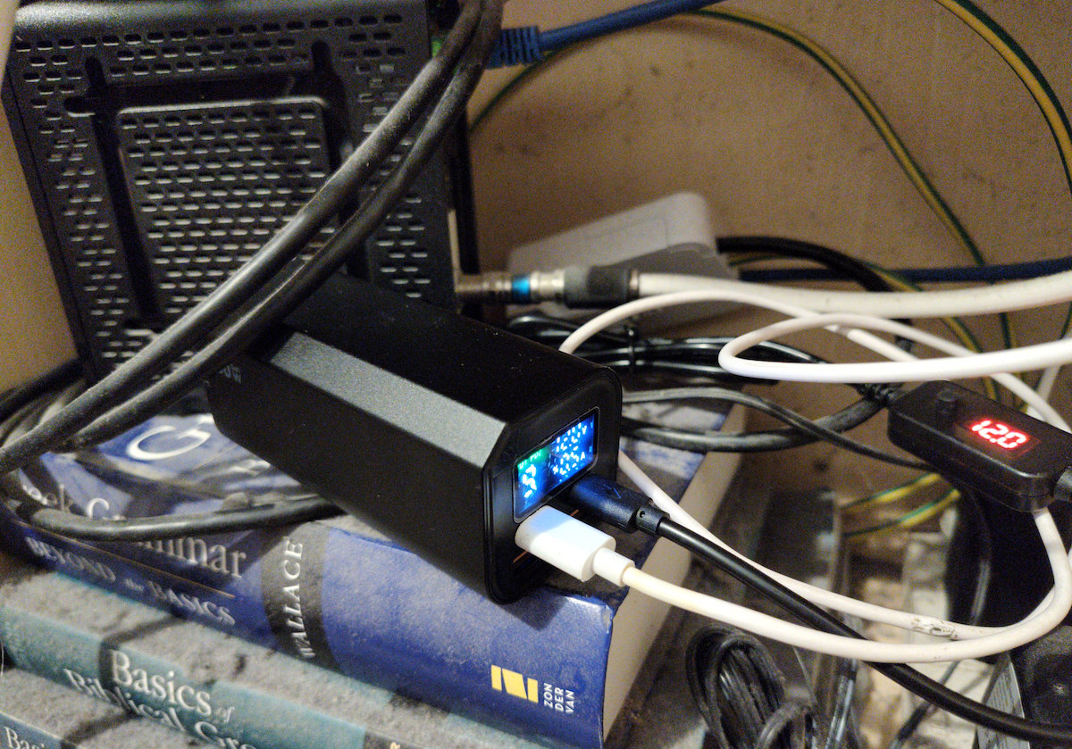 NBN modem, powered by power bank as a UPS