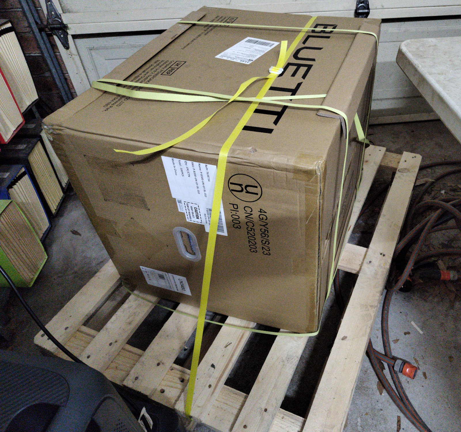 The other B300 arrived on a pallet!